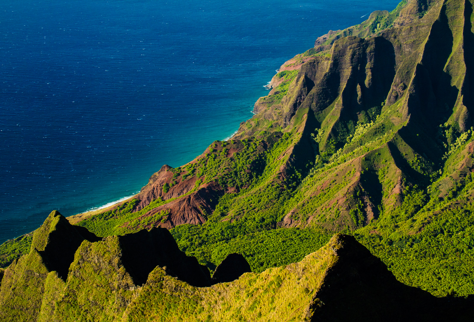 The gorgeous Kalalau Valley, one of the main highlights of the Na Pali Coast.