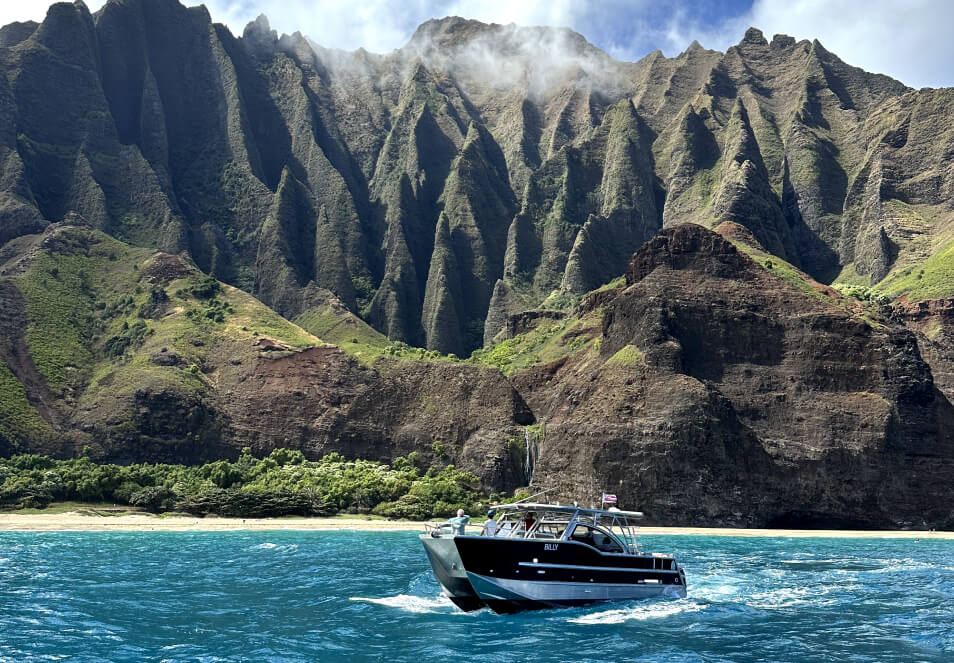 Experience the <span>Best of the Na Pali Coast</span>