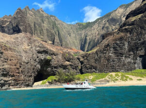How Far in Advance Should You Book a Na Pali Coast Tour in Summer?